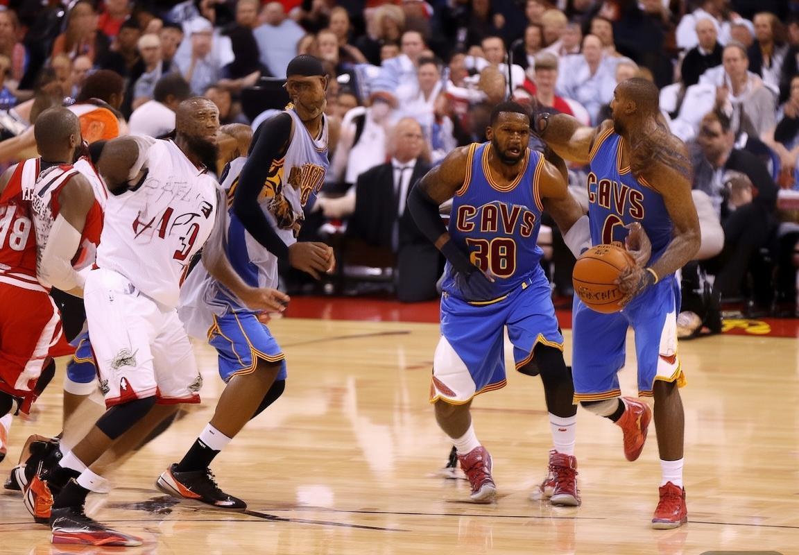 2016NBA季后赛：骑士猛龙对决深度解析及三巨头对决瞬间(图2)